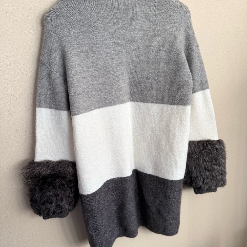 Coco + Carmen Gray Colorblock Cardigan Faux Fur Sleeve S/M - Picture 7 of 11